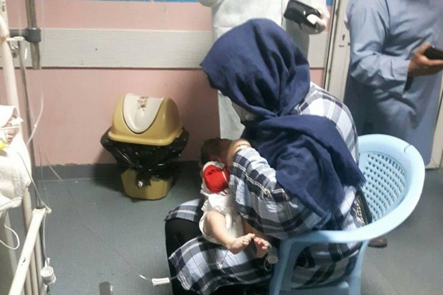 Obrázek: kojici-afghanka-porodnice-small