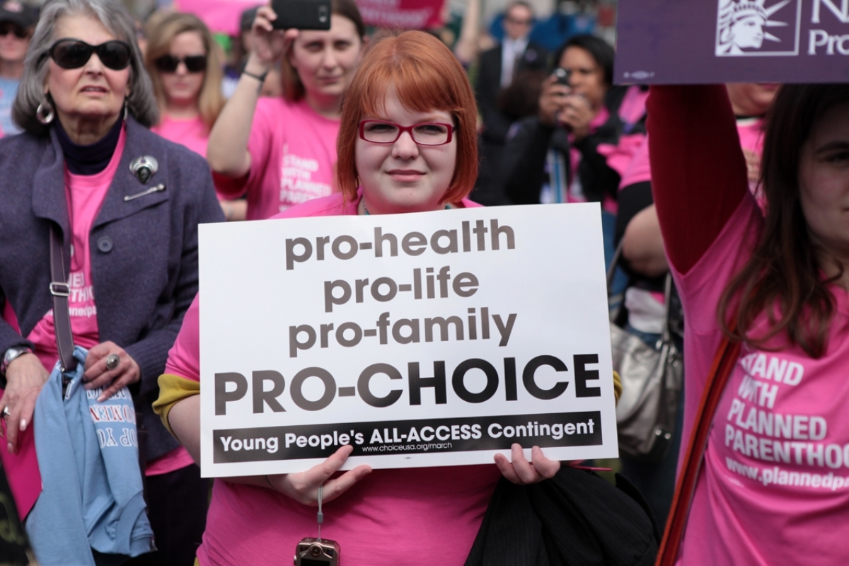 Obrázek: interrupce-usa-main