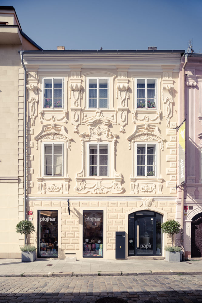 Obrázek: 5735c1fcda9f7-luisezni-fasada-z-roku-1790