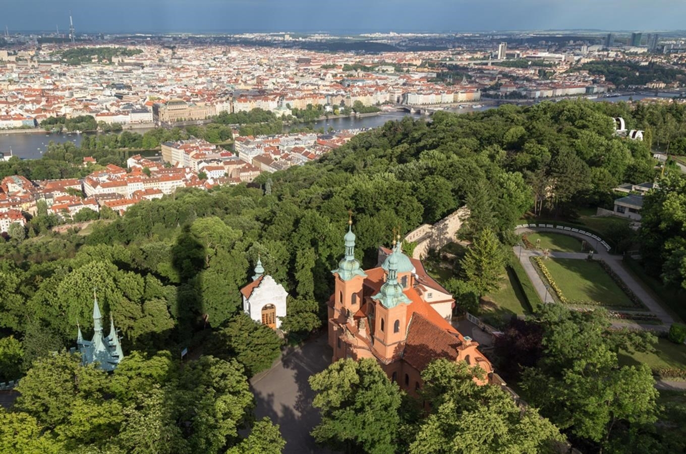 Obrázek: kostel-sv-vavrince-na-petrine